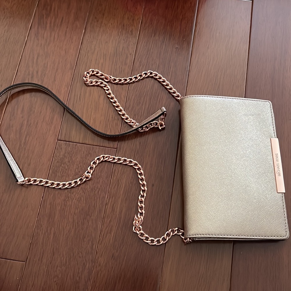 Michael Kors 3 in 1 Crossbody in Rose Gold - Picture 13 of 15